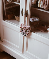 Doing Goods hanger pinky leopard
